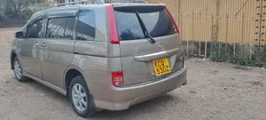 Toyota ISIS 1.8 Platana 2WD 2011 Gray