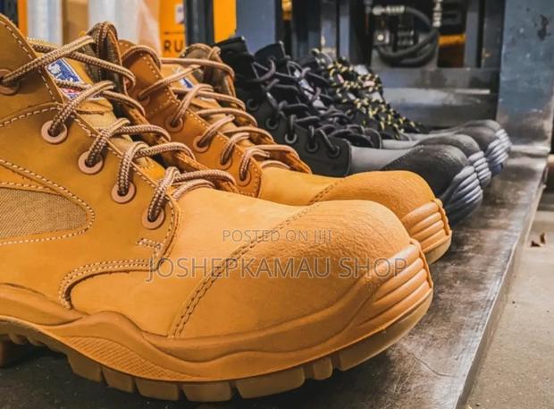 Large / Medium Size - Safety Boots