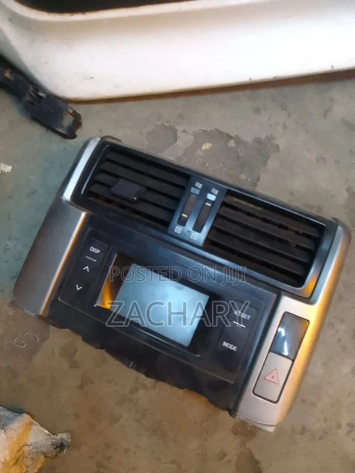 Toyota Land Cruiser Prado 95 Dashboard Console