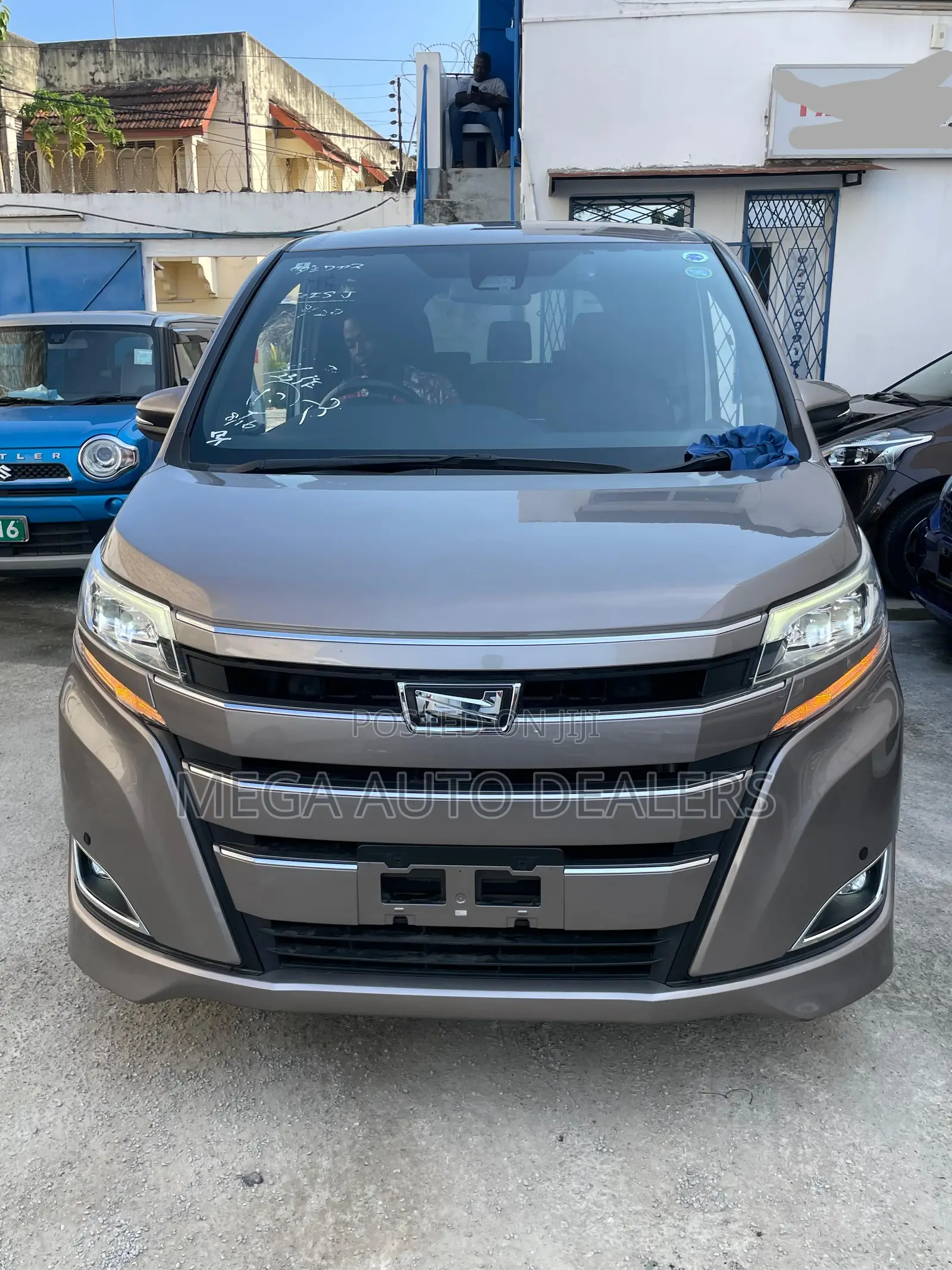 Toyota Noah 2019 Gray