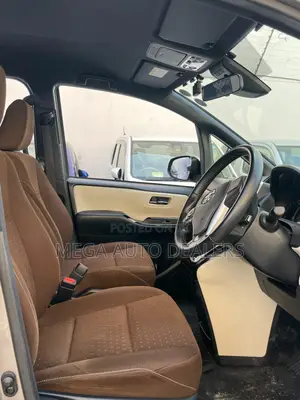 Toyota Noah 2019 Gray