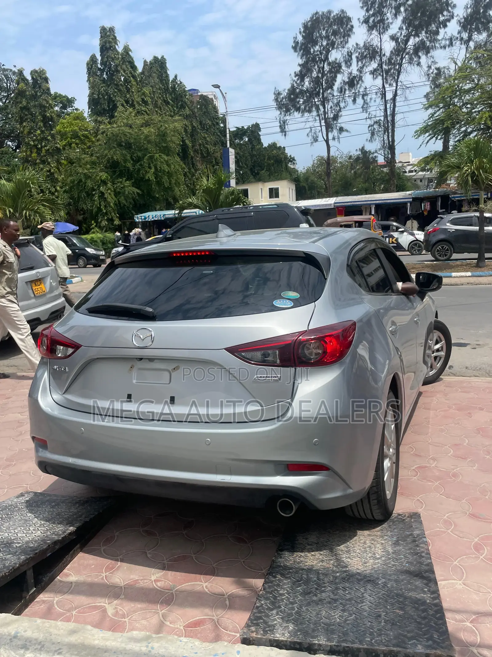 Mazda Axela 2018 Silver