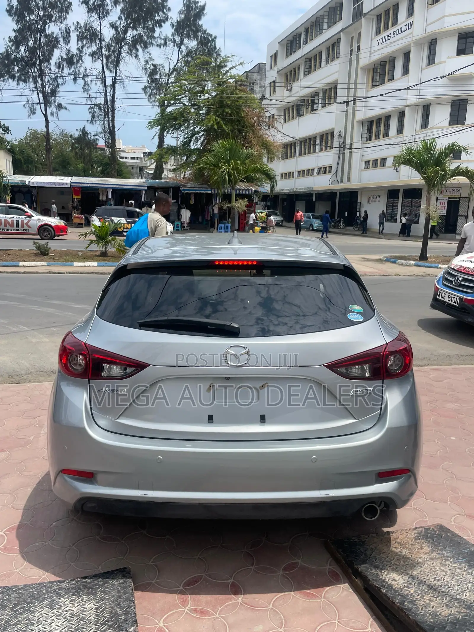 Mazda Axela 2018 Silver