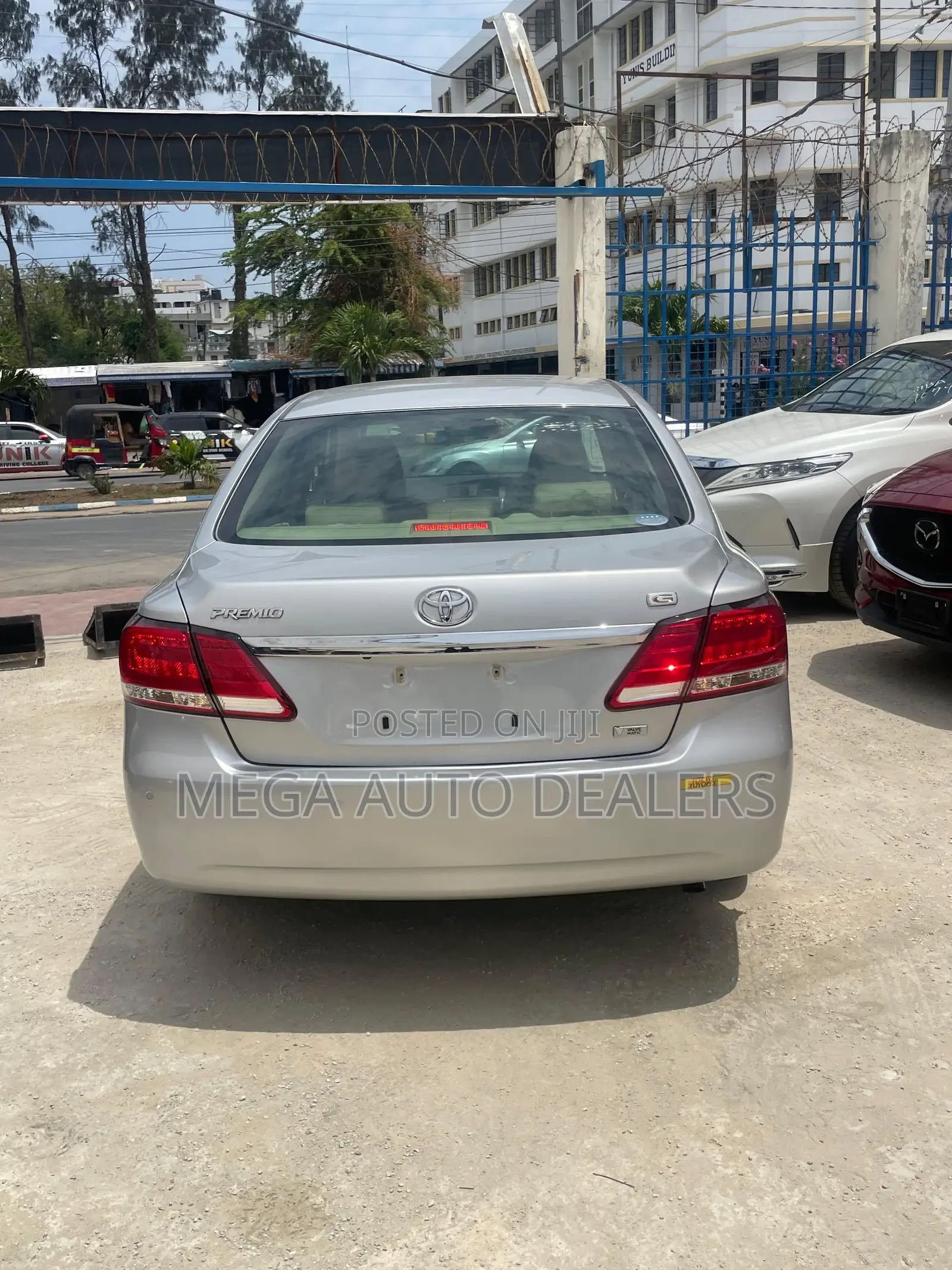 Toyota Premio 2019 Silver