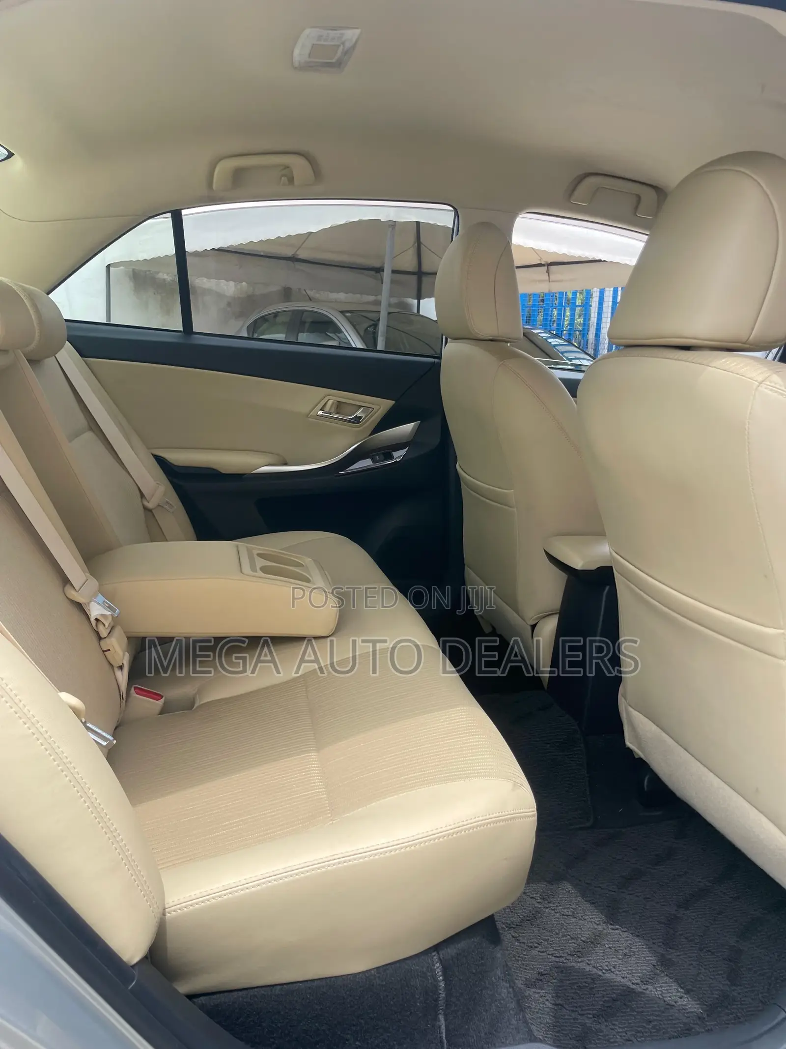 Toyota Premio 2019 Silver