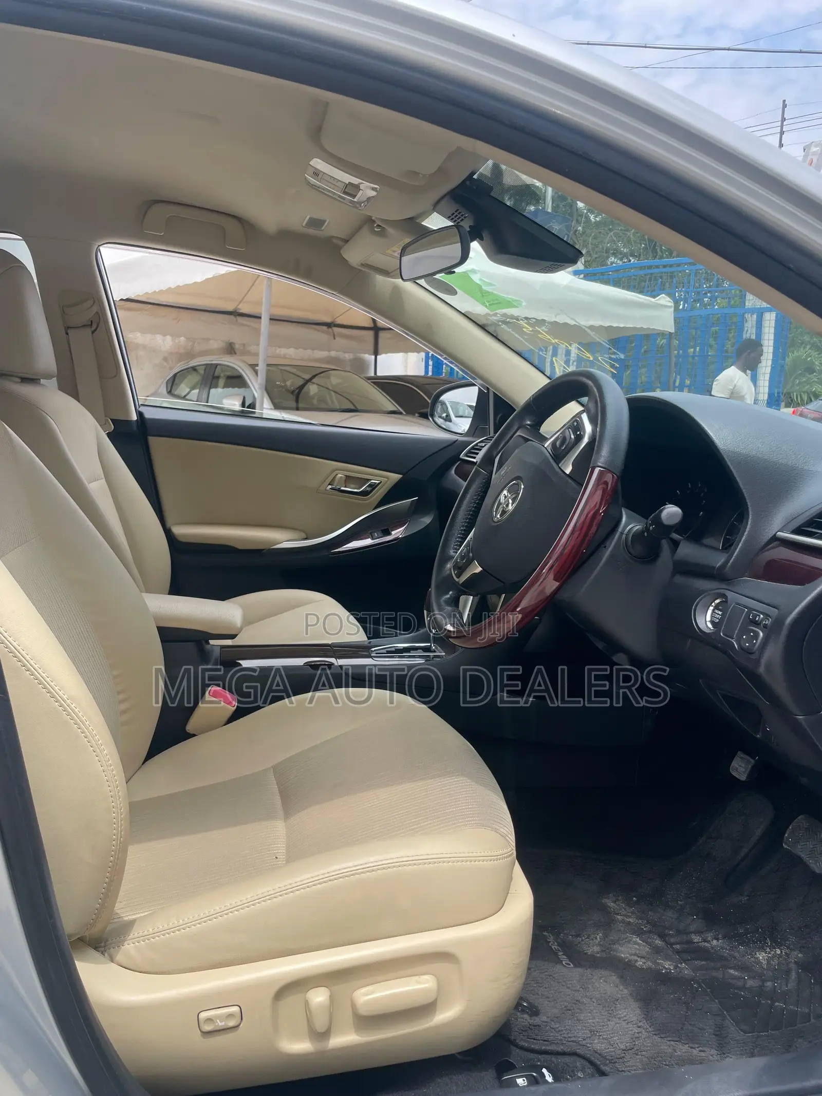 Toyota Premio 2019 Silver
