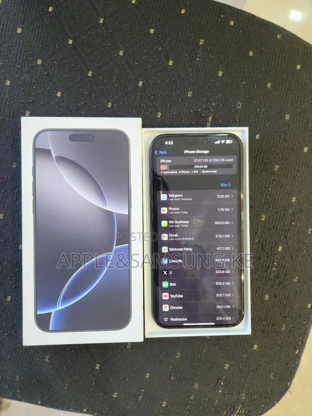 Apple iPhone 16 Pro Max 256 GB Black - thumbnail 4