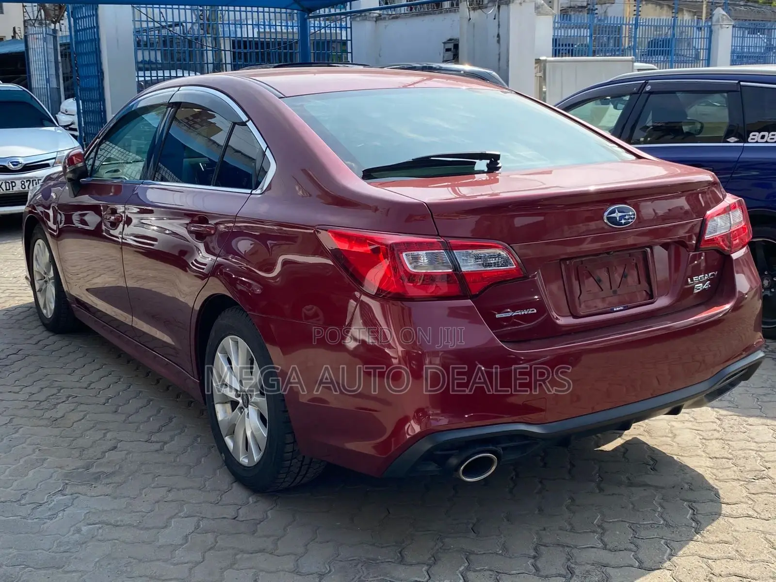 Subaru Legacy 2018 Red