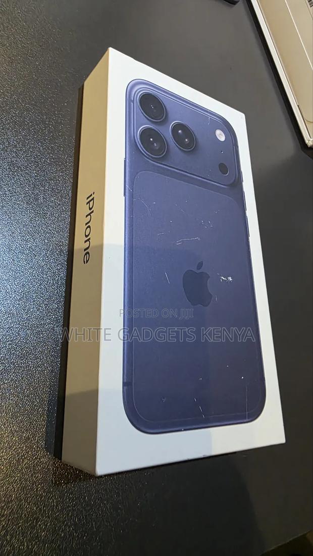 New Apple iPhone 17 Pro 256 GB Blue - thumbnail 2