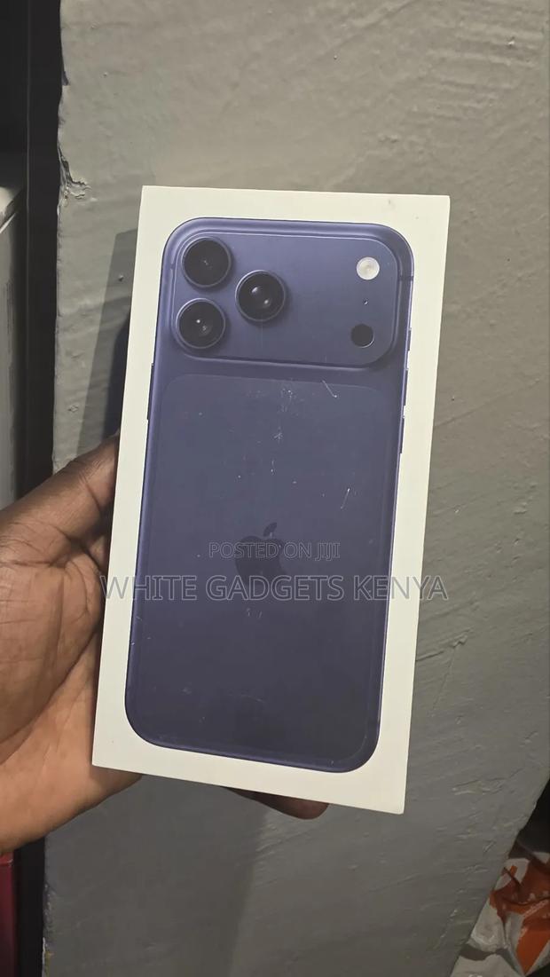 New Apple iPhone 17 Pro 256 GB Blue - thumbnail 3