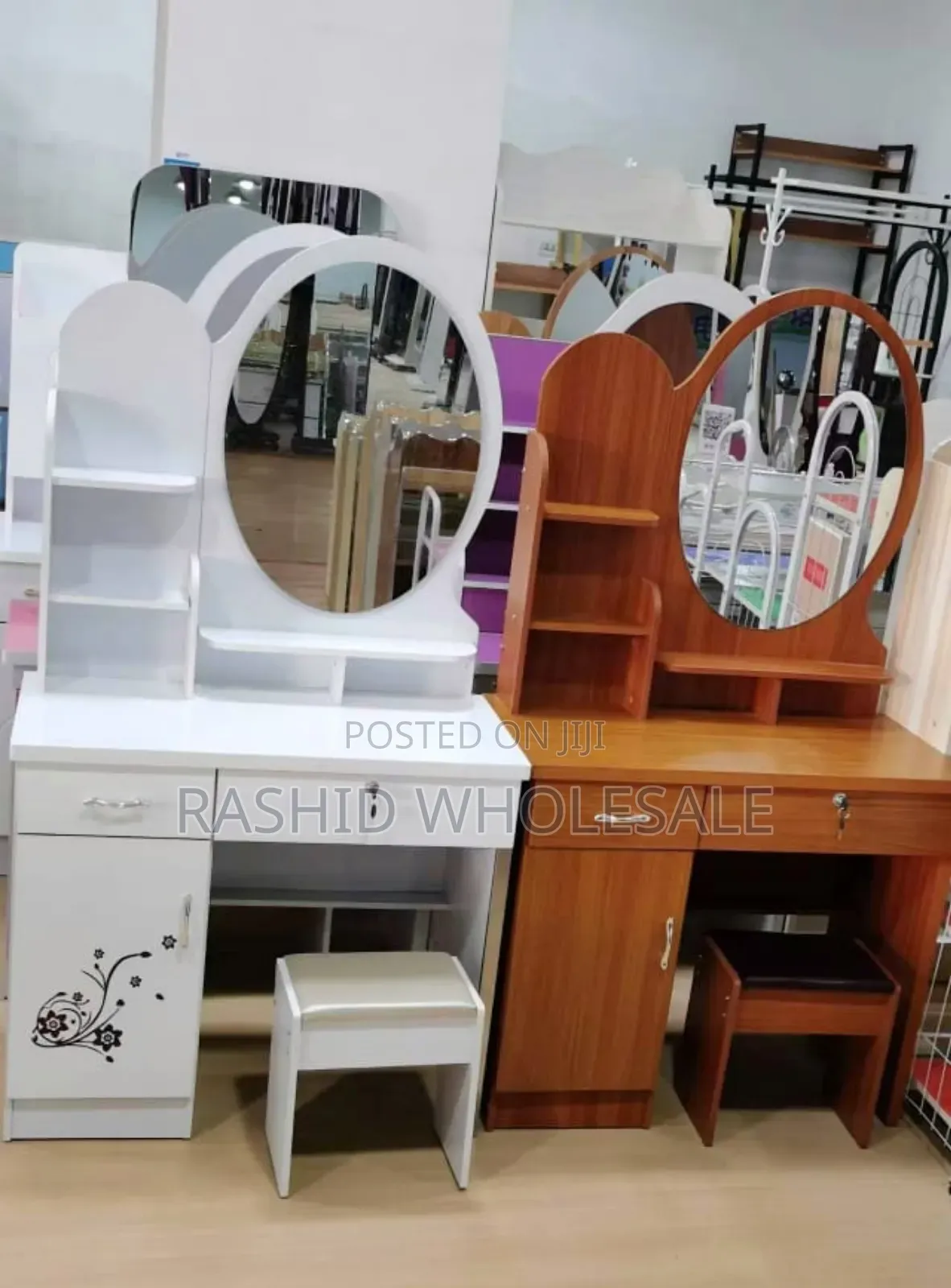 Dressing Table With Mirror