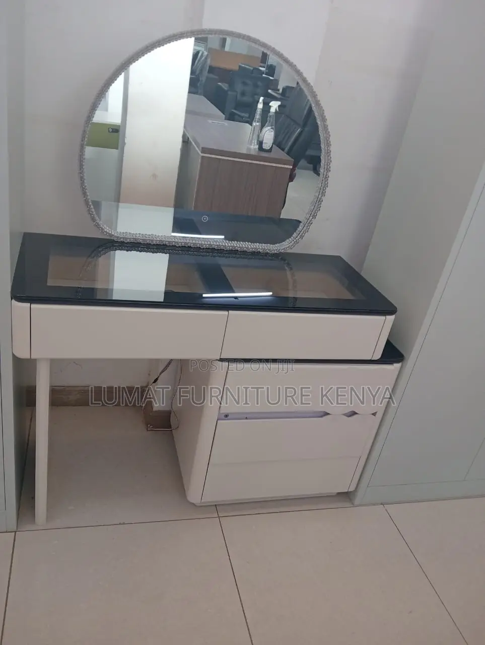 Vanity Table With Mirror