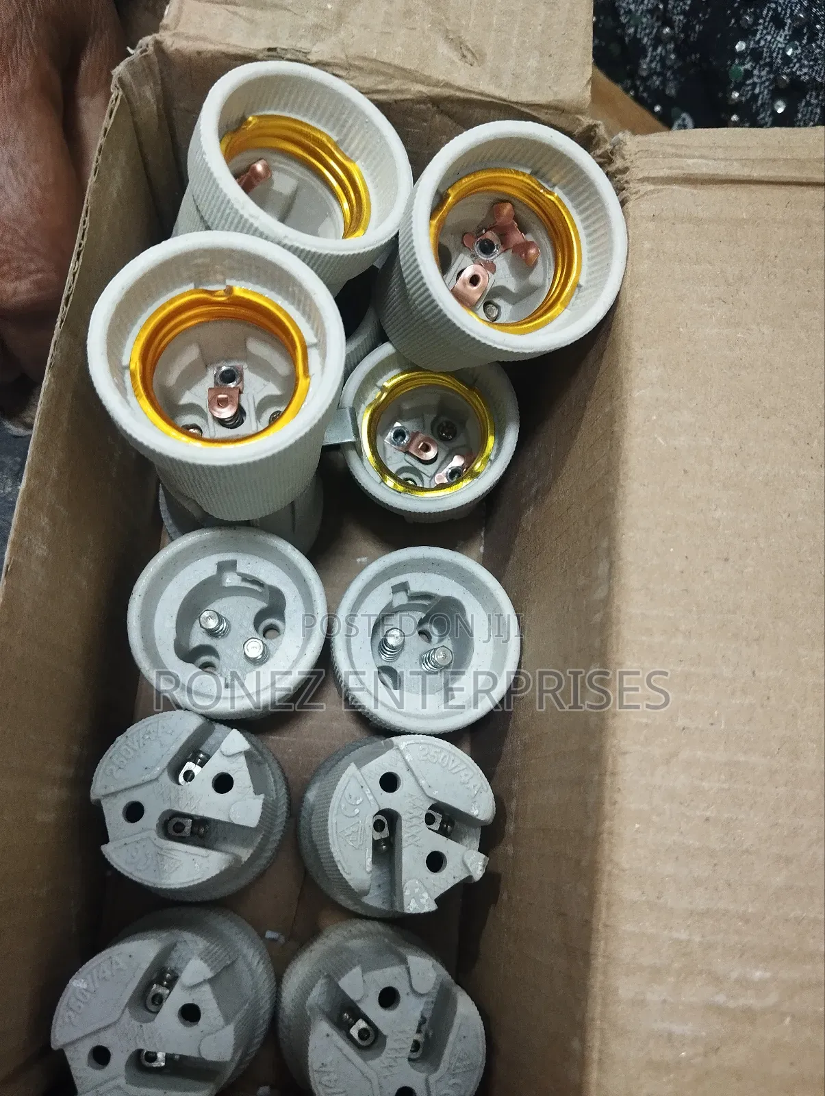 Porcelain Holder Screw/Pin Type