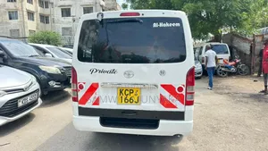 Toyota HiAce 2012 Pearl