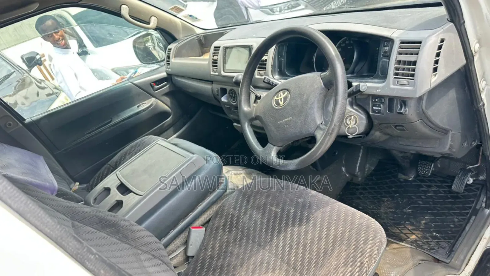 Toyota HiAce 2012 Pearl