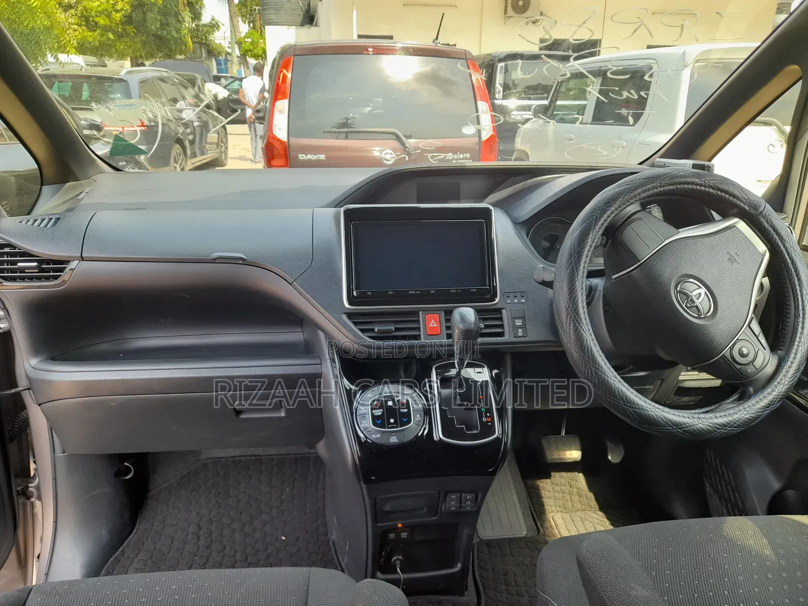 Toyota Voxy 2018 Gray