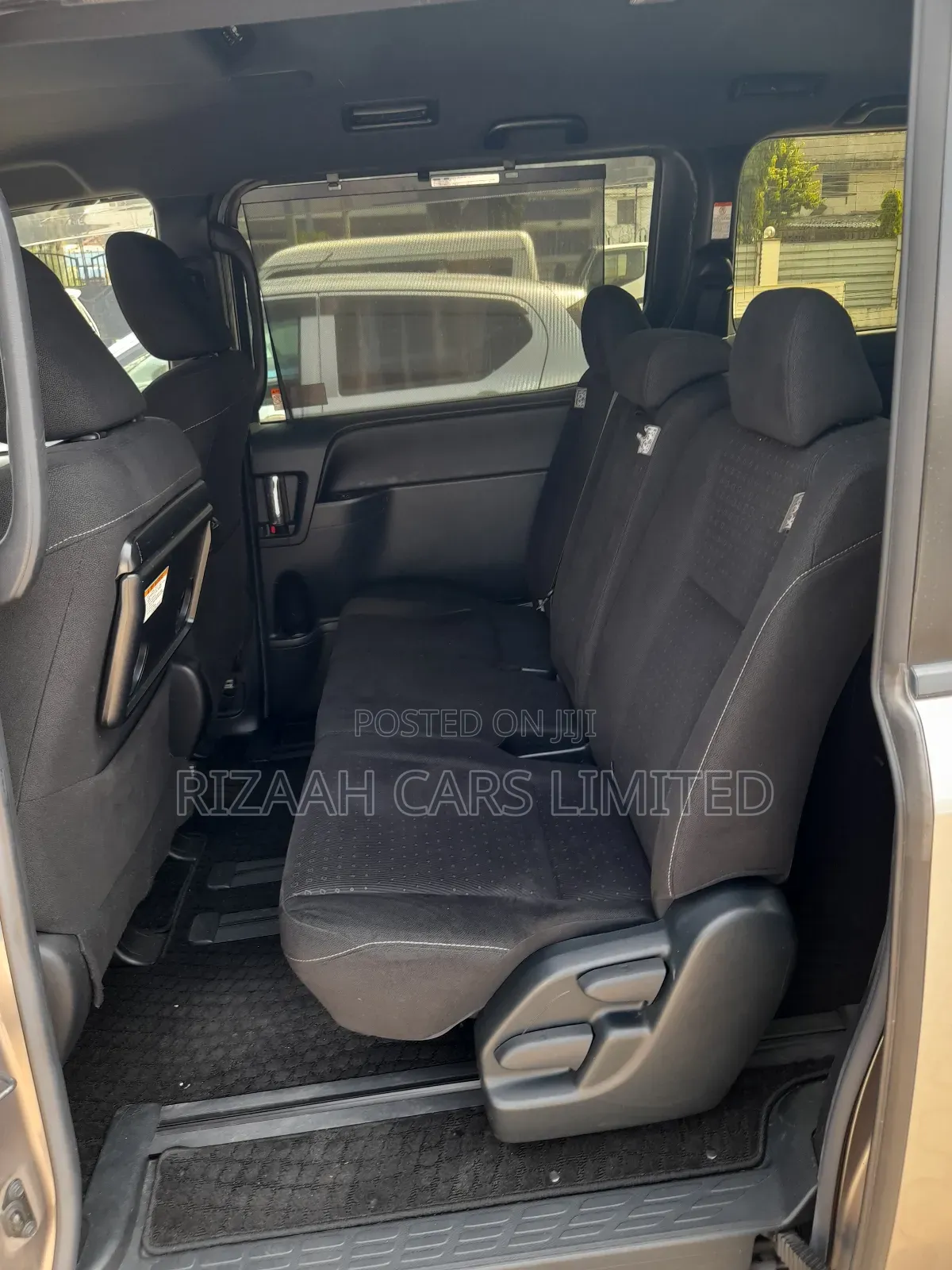 Toyota Voxy 2018 Gray