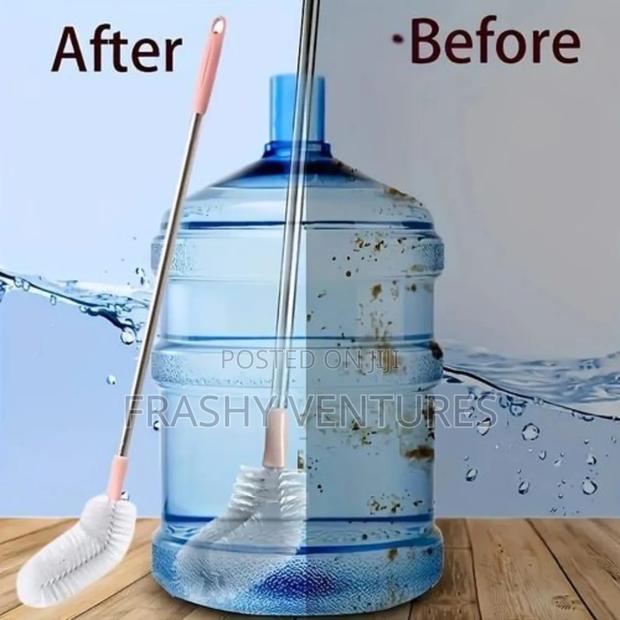 Bent Bottle Cleaning Brush. - main view