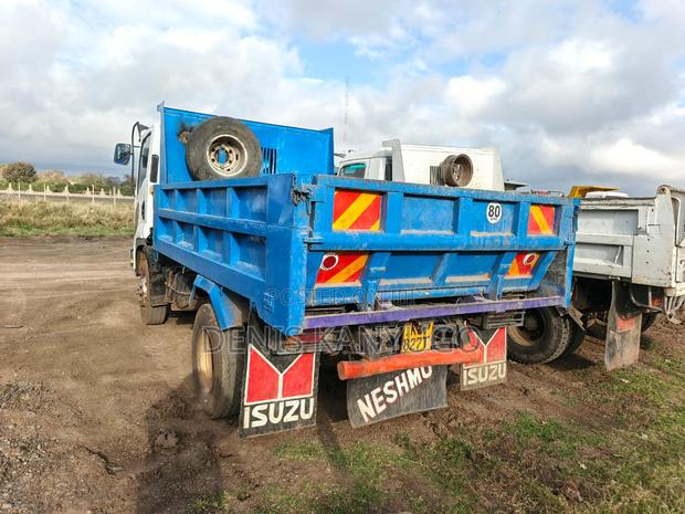 Isuzu Forward Mint Condition - thumbnail 4
