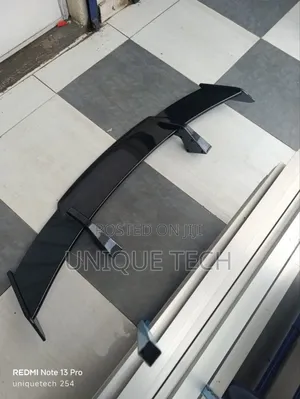 Universal Carbon Fiber Car Spoiler for Hatchback Suv Models