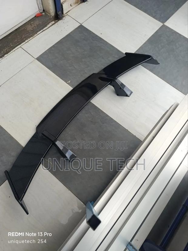Universal Carbon Fiber Car Spoiler for Hatchback Suv Models