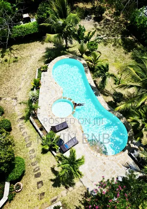 Diani Airbnb 3 Bedroom Private Villa, Large Pool Diani BNB