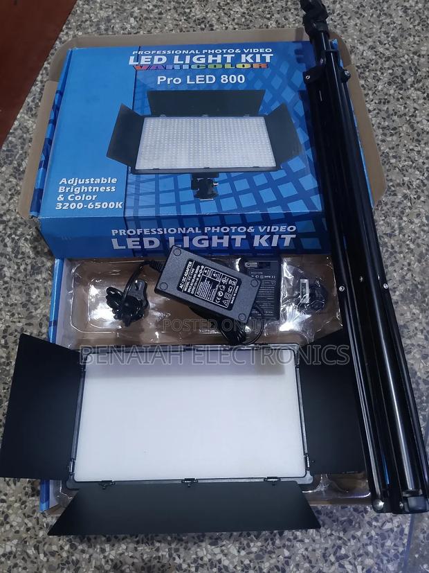 Led Studio Light Kit Led 800+, Complete With Stand,Lamp Batteries - thumbnail 2