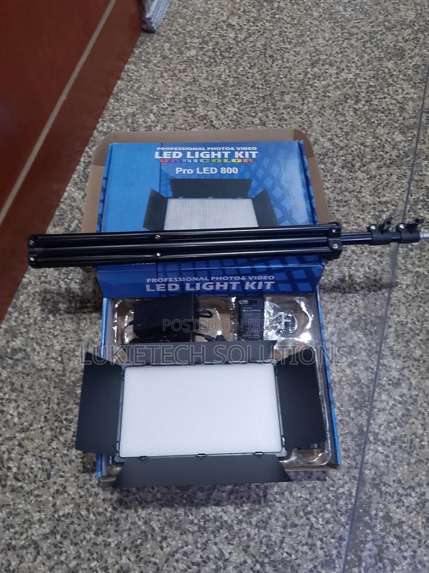 Pro Led 800+ Studio Light Kit Adjustable Brightness Color 2.1 Tripod - main view