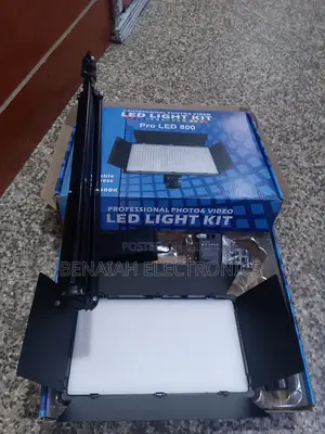 Pro Led 800+ Studio Light Kit Adjustable Brightness Color 2.1 Tripod