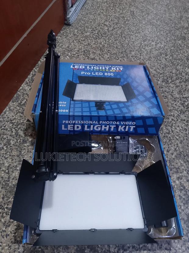 Pro Led 800+ Studio Light Kit Adjustable Brightness Color 2.1 Tripod - thumbnail 2