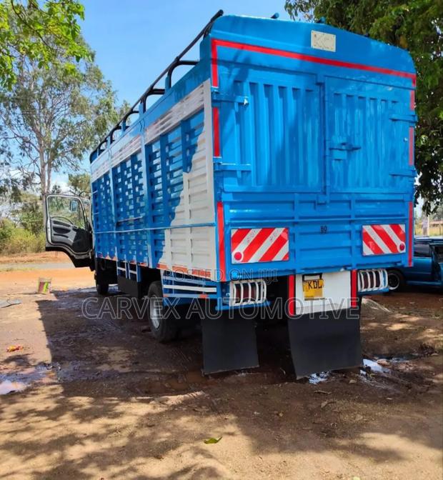 Isuzu FRR 90 - thumbnail 5