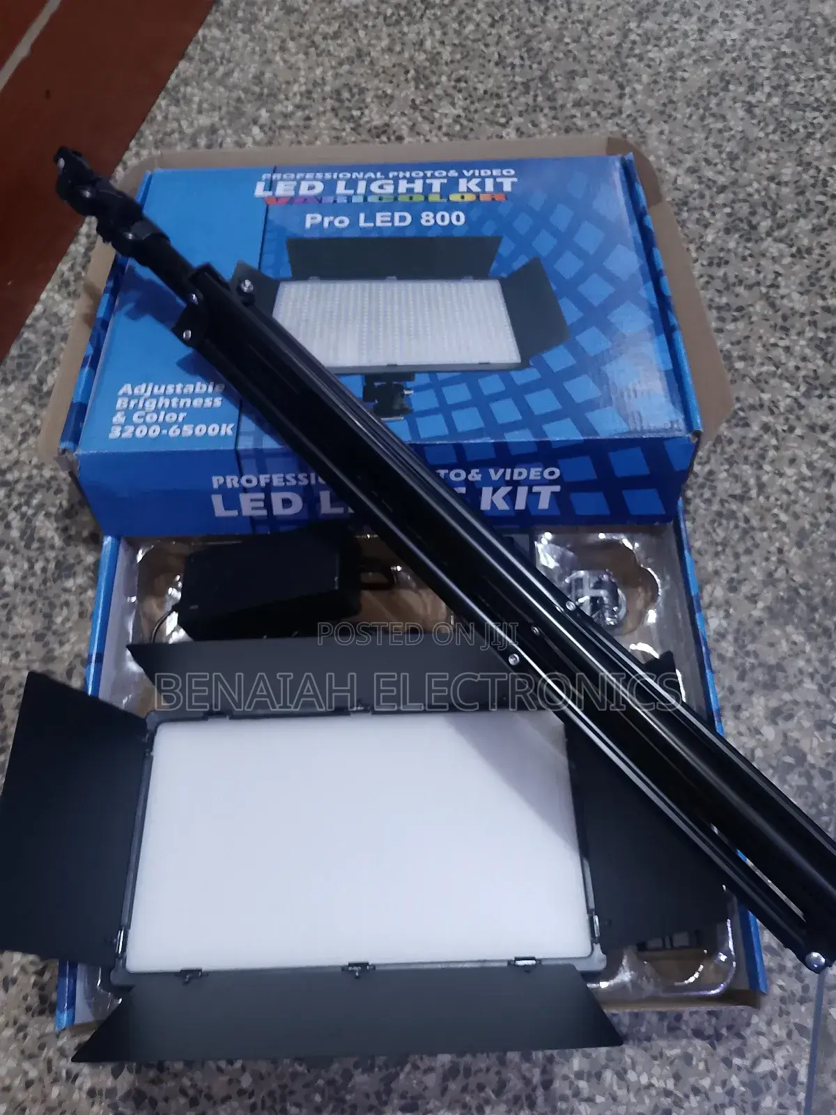 Led 800studio Light Kit Adjustable Brightness and Color Strong Tripod