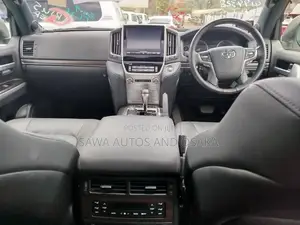 Toyota Land Cruiser 2019 White