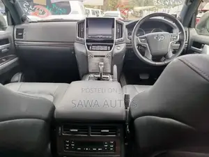 Toyota Land Cruiser 2019 White