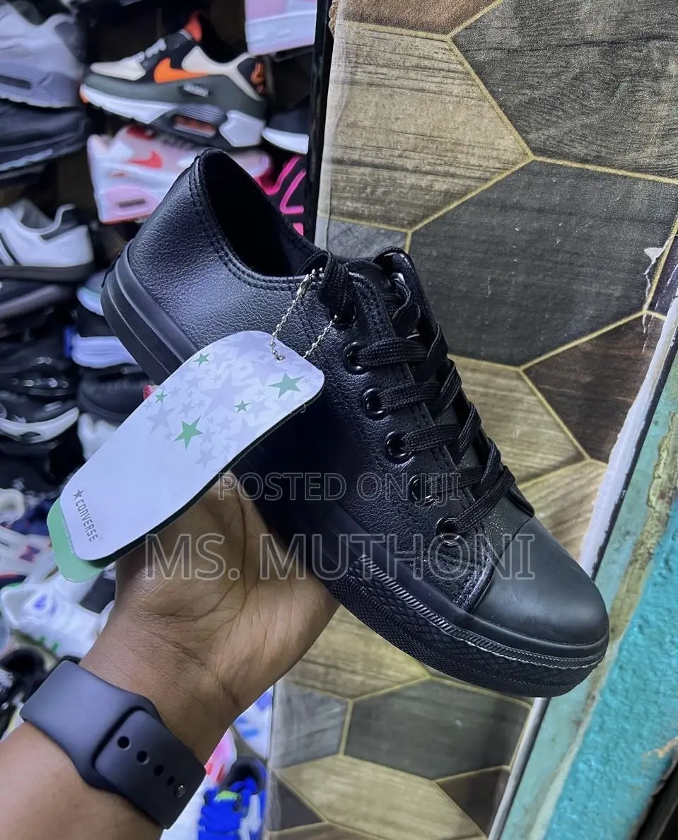 Quality Brand New Converse Leather / Wipe N Go