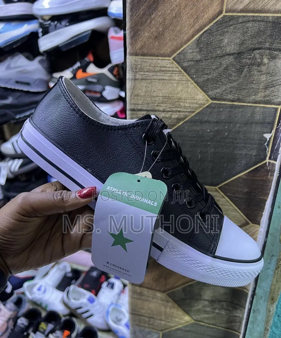 Quality Brand New Converse Leather / Wipe N Go