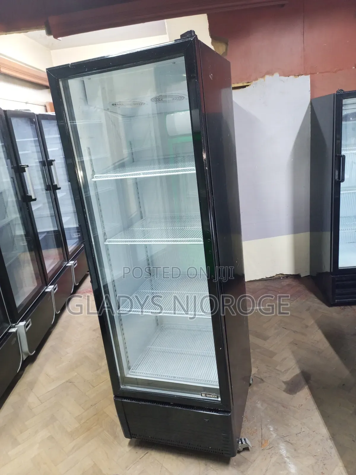 5 Tray Chiller ( Well Maintained)