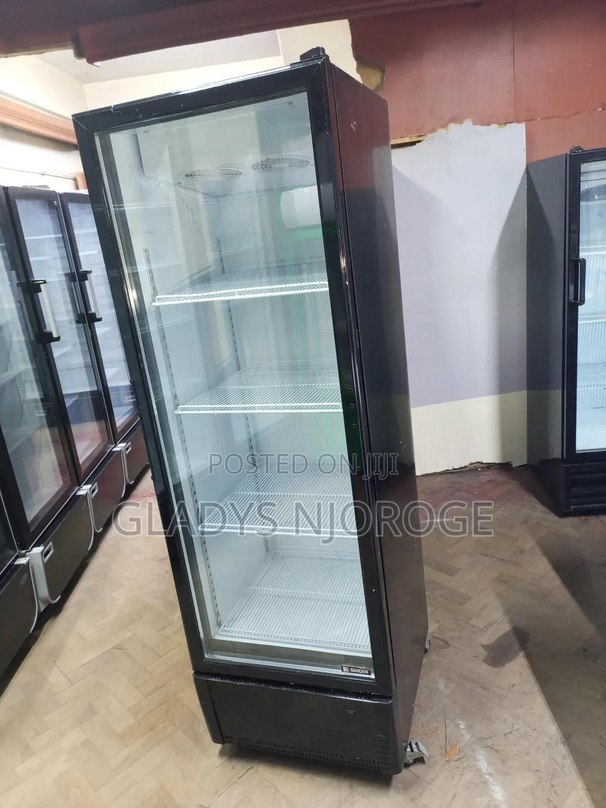 5 Tray Chiller ( Well Maintained)