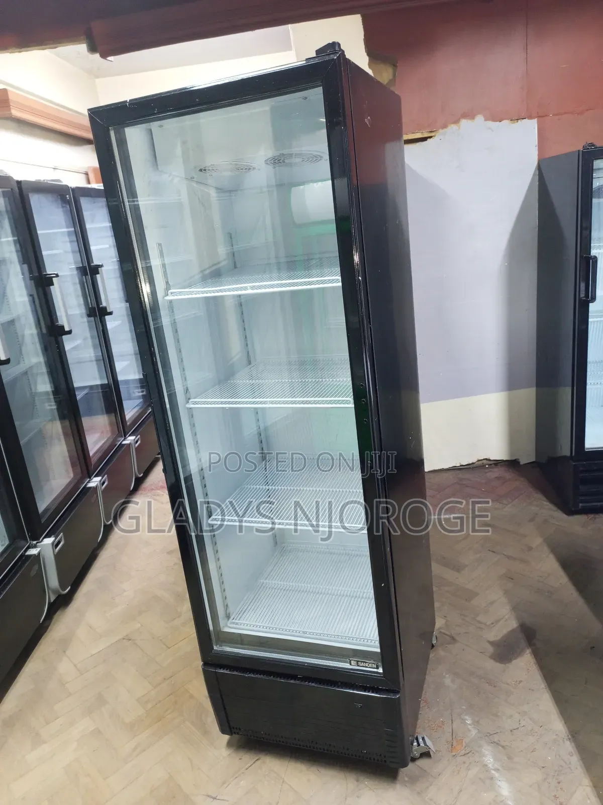 5 Tray Chiller ( Well Maintained)