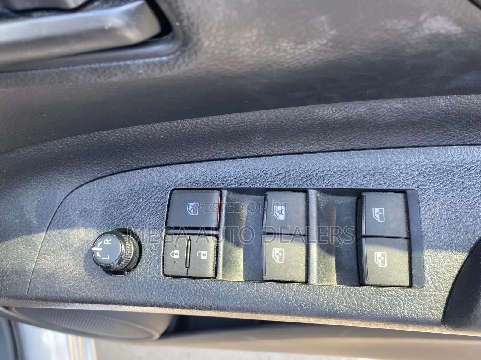 Toyota Sienta 2018 Silver