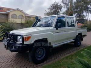 Toyota Land Cruiser 2016 White