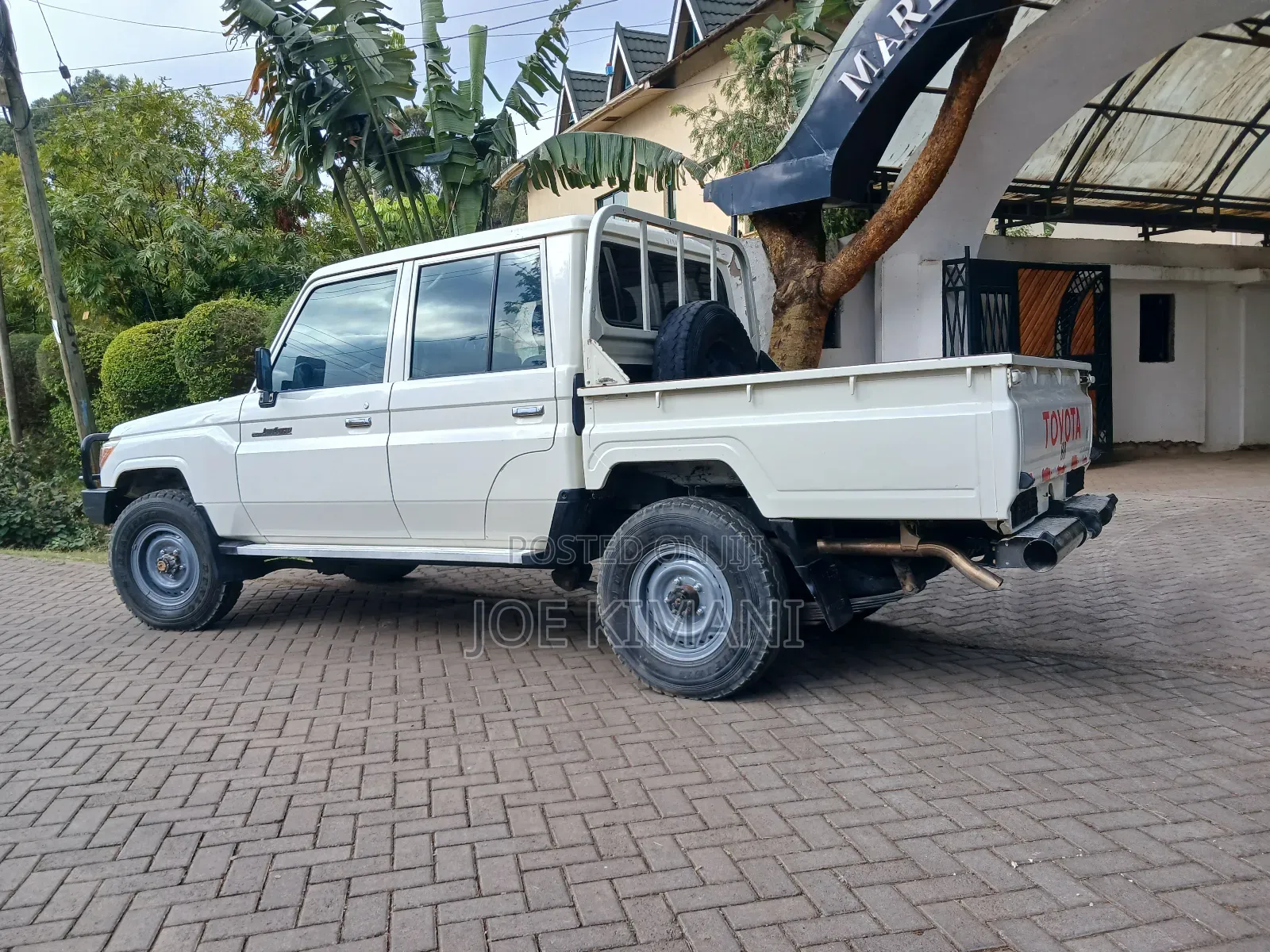 Toyota Land Cruiser 2016 White