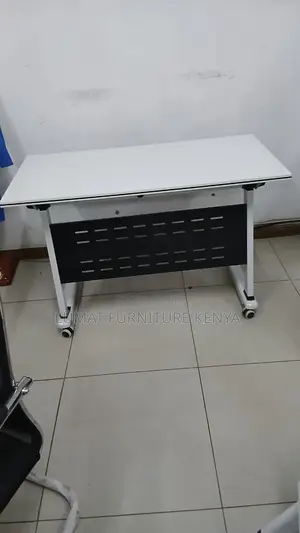 White/Black Traning Foldable Office Table