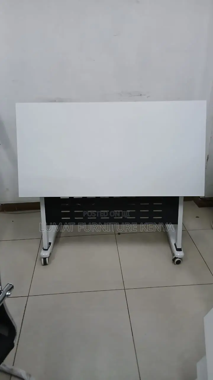 White/Black Traning Foldable Office Table