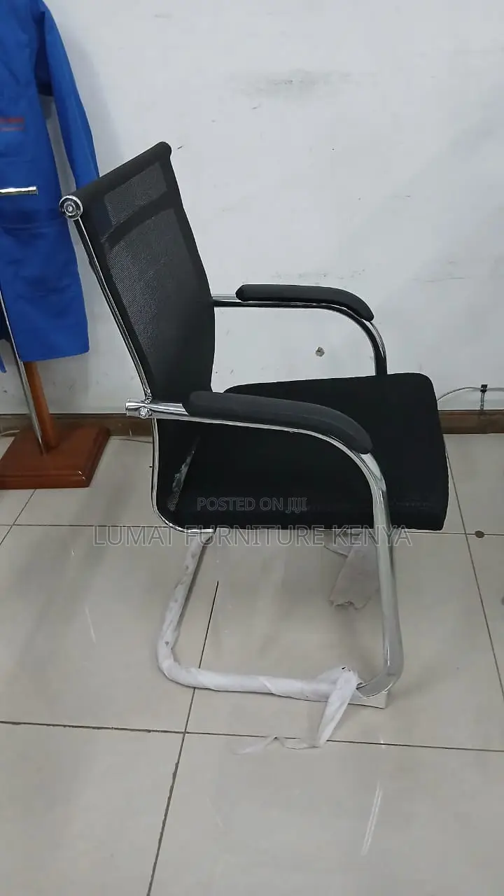 Black Modern Visitors Office Chair