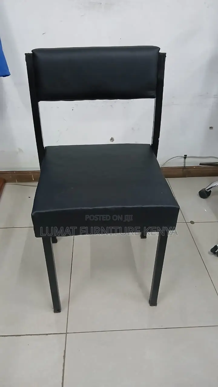 Black Catalina Visitors Chair