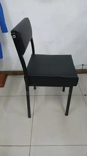 Black Catalina Visitors Chair