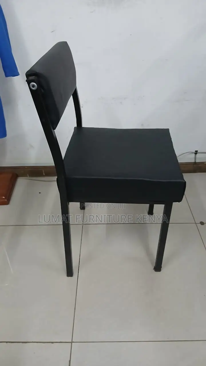 Black Catalina Visitors Chair