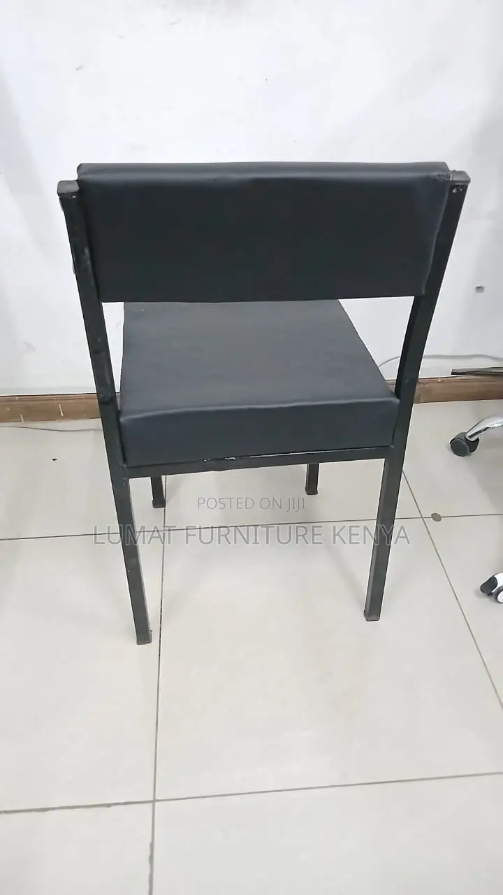 Black Catalina Visitors Chair