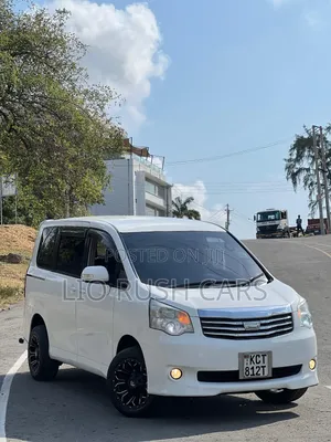 Toyota Noah 2012 White